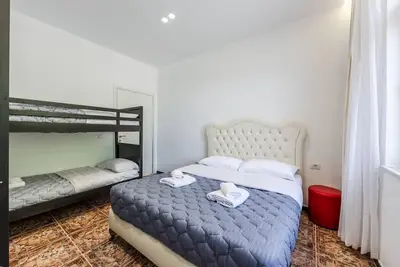 Image de Shiroka Stays 3 by PikHost