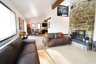 Image de Terry Peak Chalet w/ Hot Tub