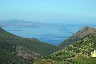 Image de T3 mansardé au début du Cap Corse non loin de St Florent proche mer et montagne