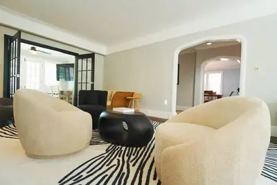 Historic Detrioit Gem | Mins to Downtown