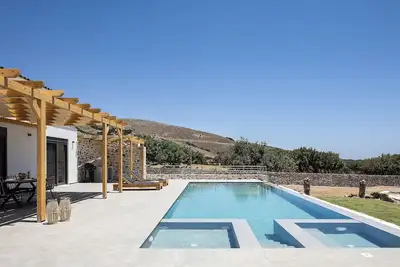 Image de Pelagria Villa, a Sun-Kissed Path to the Beach