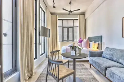 Image de Charming Corner Unit at The Harri in The East City