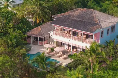 Image de Private Pool Villa at Coral Sands – Steps to Pink Sand Beach & Resort Amenities