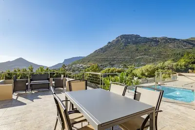 Image de Elegant Villa Escape in Hout Bay – Views & Pool