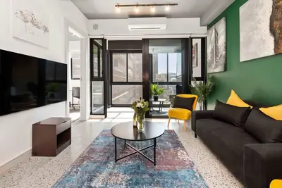 Image de The Duke 2-Bedroom Gem with Rooftop Pool