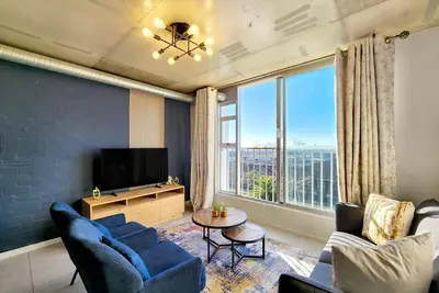 Image de Stylish 1-Bed at The Hub w/ Rooftop Gym & Parking