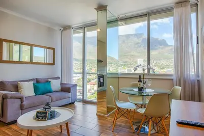 Image de Modern Two-Bed Apartment with Table Mountain Views
