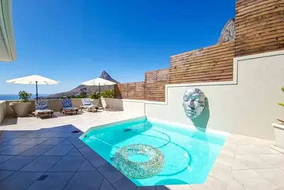 Spacious Villa w/ Ac + Pool