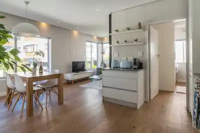 Image de Bantry Bay 2-Bedroom Retreat with Mountain Views