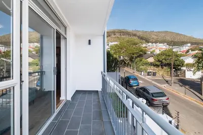 Image de East of Main 4 Bedroom Apartment in Sea Point
