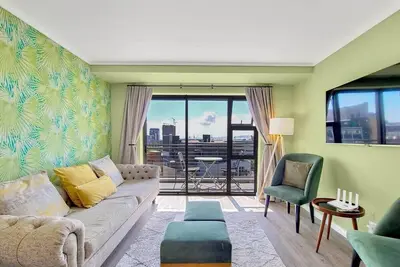 Image de Spectacular City Views, Upmarket Apartment.