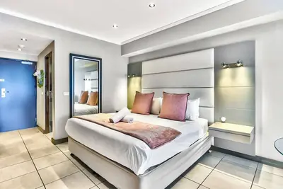 Image de Central & Cozy Retreat for the Corporate Traveler