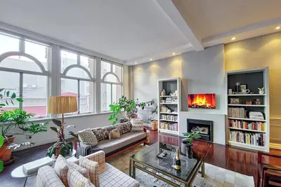 Image de Experience City Living with a Manhattan Twist