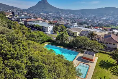 Image de Tranquil gem with Table mountain view