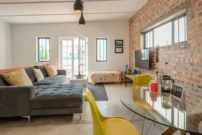 Image de Stylish BoKaap Apartment w Mountain Views