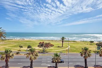 Image de Seaside Apartment with Promenade views.