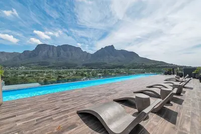 Image de Rooftop with breathtaking views of Table Mountain.