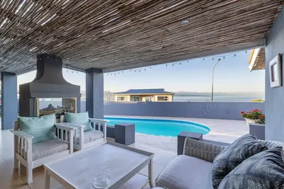 Image de Plettenberg Bay 4-Bedroom Oasis with Pool & Braai