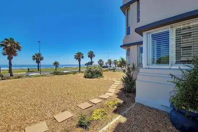 Image de Sea front, wifi, secure, ocean facing apartment