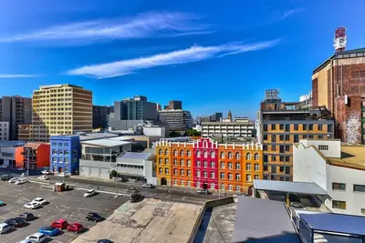 Image de Modern Family open plan apartment with views, park