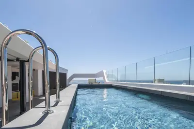 Image de Sea Point Modern 2-Bed with Ocean & Mountain Views