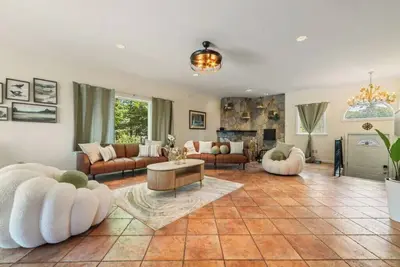 Private Lakefront Getaway Near Downtown Danbury!