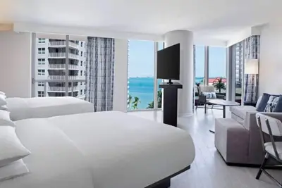 Image de Brickell Suite | Scenic Views & Modern Comfort Near Downtown Attractions