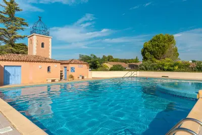 Image de Charming 2-bedroom house with pool, wifi, ac in peaceful eyguières