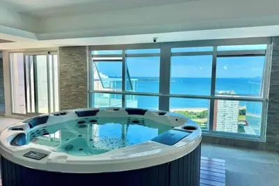 Image de Miami Boulevard Ii 9, premium with Exclusive Bbq