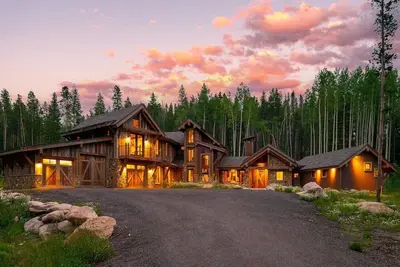 Image de Luxury Custom Home on 35 Acres