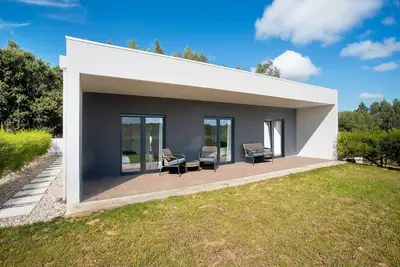 Image de Maison de Vacances 'Vinha' avec Terrasse Privée, Jardin Privé et Wi-Fi