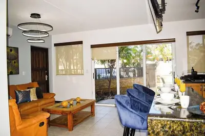 Image de Cozy 2-bedroom apartment + pool and barbecue