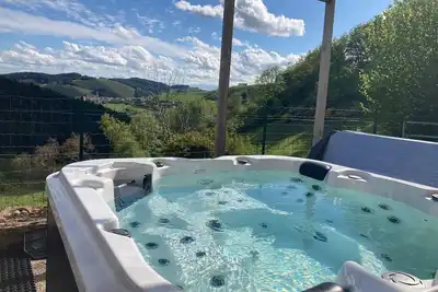 Image de Grand gite avec Jacuzzi autour de Lyon - Rhône Alpes