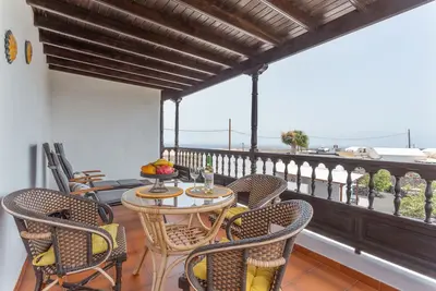 Image de Vacances 'Elikasa Mala' avec vue sur la mer, balcon et Wi-Fi