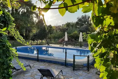 Image de Maison de campagne 'Monte Horta Da Velhinha' avec piscine privée, Wi-Fi et climatisation