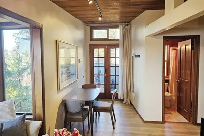 Image de Private & Serene 2br with Amazing Lake Sammamish Views