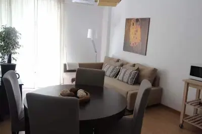 Image de GuestReady - Séjour lumineux près du centre-ville