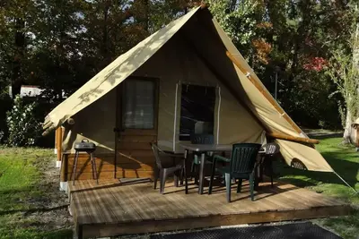 Image de Insolite Tente Lodge sans sanitaires 2 chambres 25m² 4 personnes