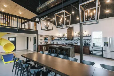 Image de Pickle Barn - Sleeps 20, Close to Ark, Great for Groups and Large Families