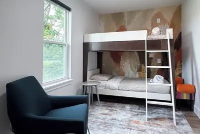 Image de Denton Newly Renovated 4bed 3bath 2washer/dryers