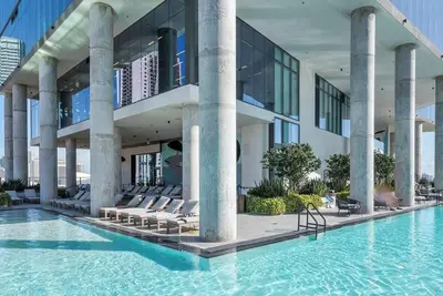 Image de Mvr - Central Studio Steps from Downtown Hotspots