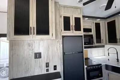 Image de Glamping in the Ozarks.