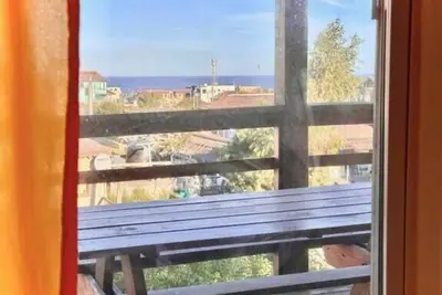 Image de Edd Arena, Ocean View, Stove & Grill