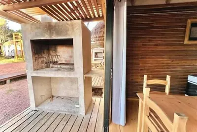 Image de Edd Cabuno, picturesque cabin with pool