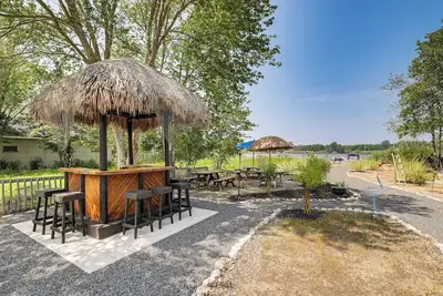 Image de Dock + Backyard Bar: Spacious Barnegat Bay Retreat