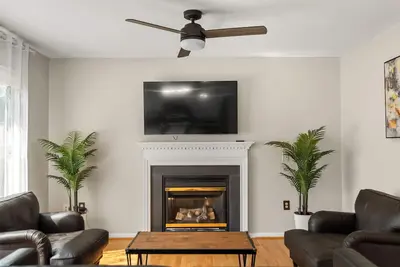 Image de Spacious 5-bedroom house near Dc