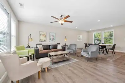 Image de Modern Retreat w/ Yard, Firepit & Near Asheville