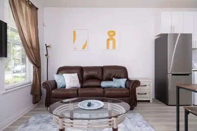 Image de 3br 2ba Surrey Home | Quiet & Convenient