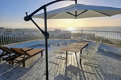 Image de Fantastic 3-bedroom apartment 50 meters from the beach