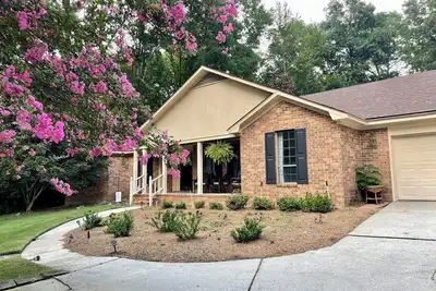 Image de A convenient and relaxing Masters Rental in the heart of Augusta!